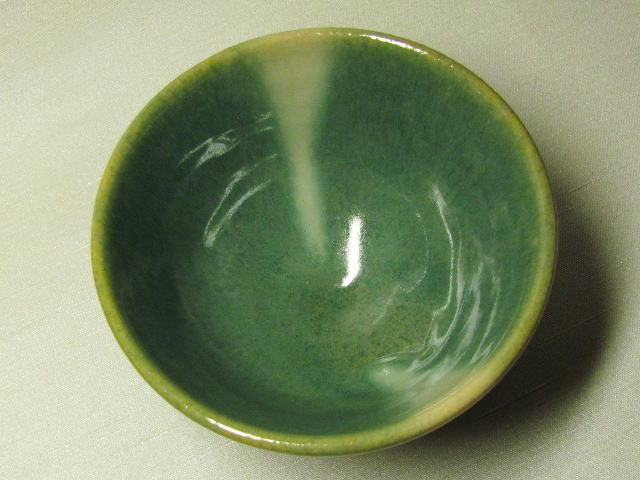 玉釉ご飯茶碗（そら碗）の見込み
