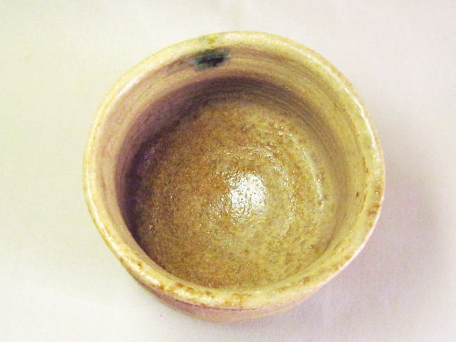 黄瀬戸茶碗（風紋）の見込み